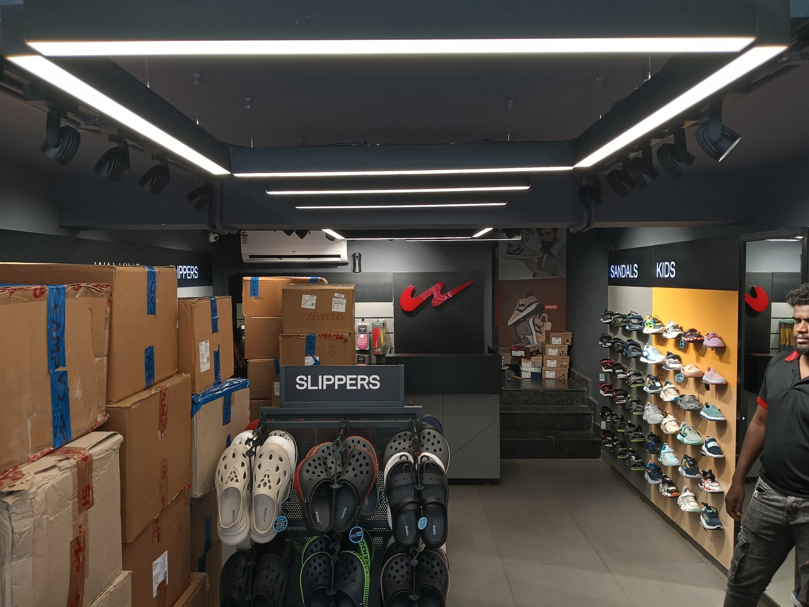 Ground floor commercial space for rent