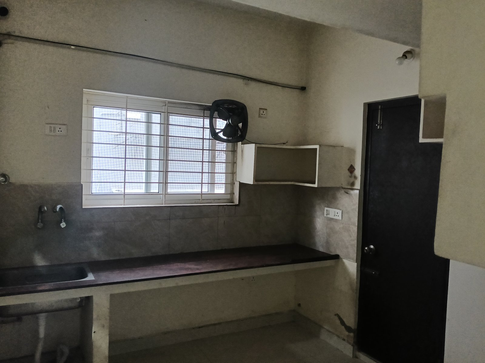 4bhk flat for office space in Madhapur