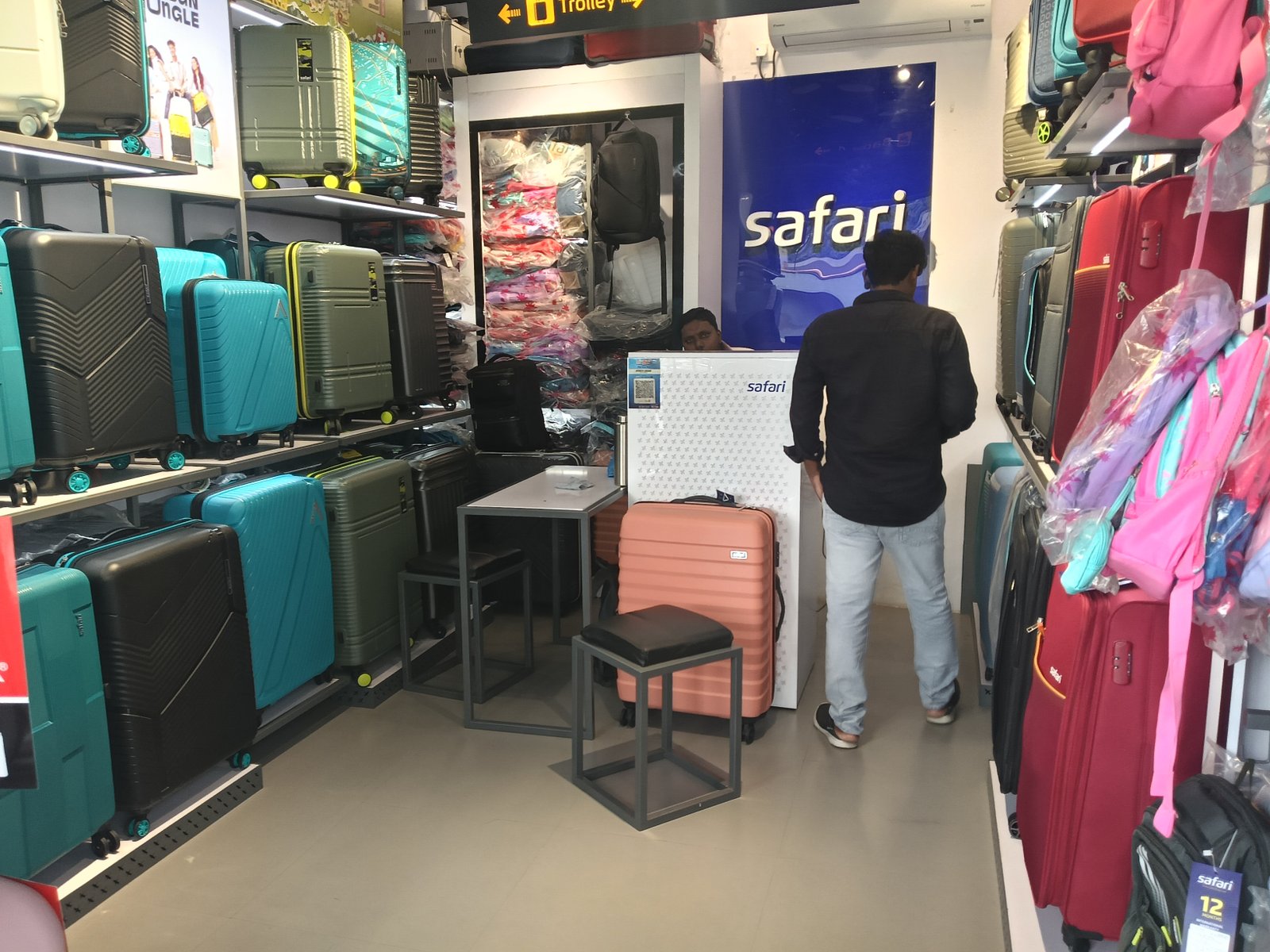 Ground floor commercial space for rent in hitech City