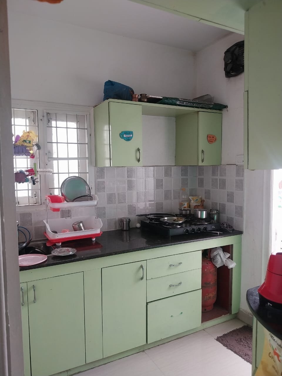 2bhk flat for sale with fully furnished in manikonda