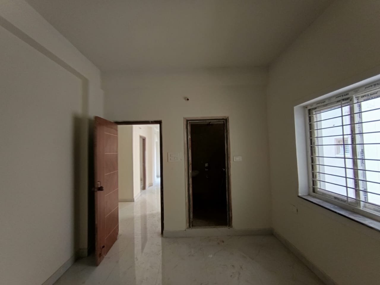 2bhk flat for sale in rodamestri nagar