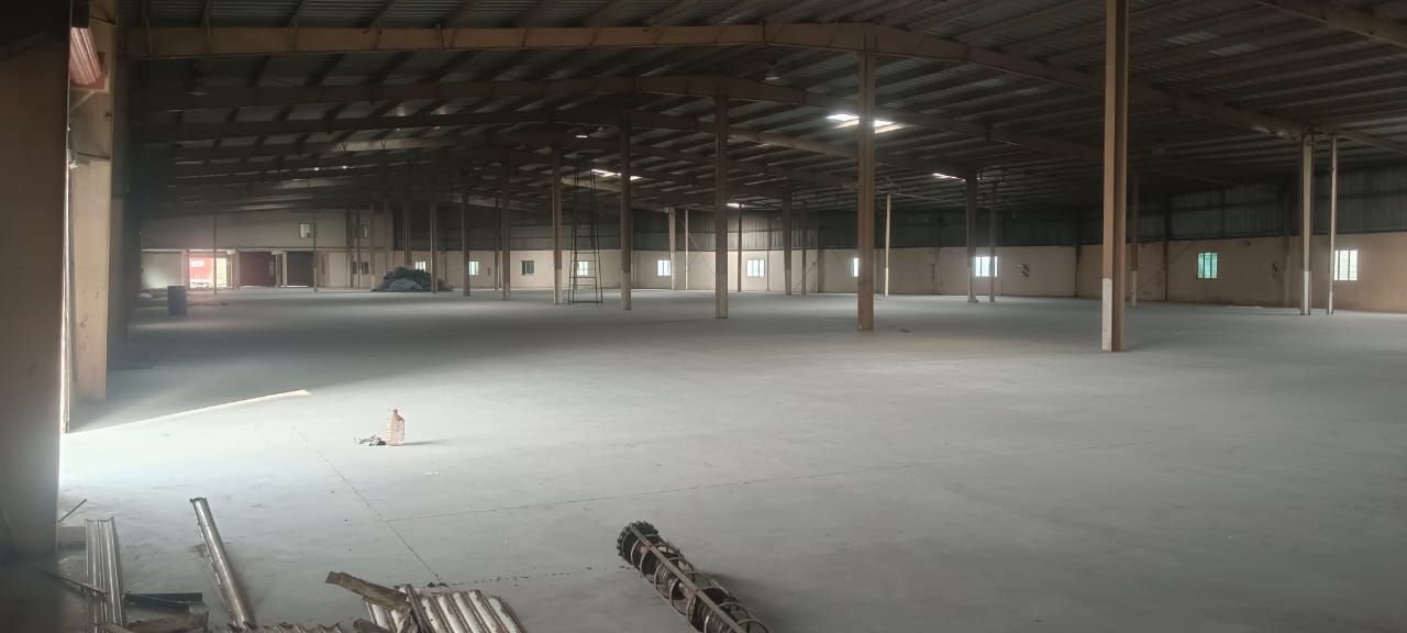 Godown / Warehouse with 1,65,000 sq ft For Rent in Knadlakoya 2km from ORR Exist 6