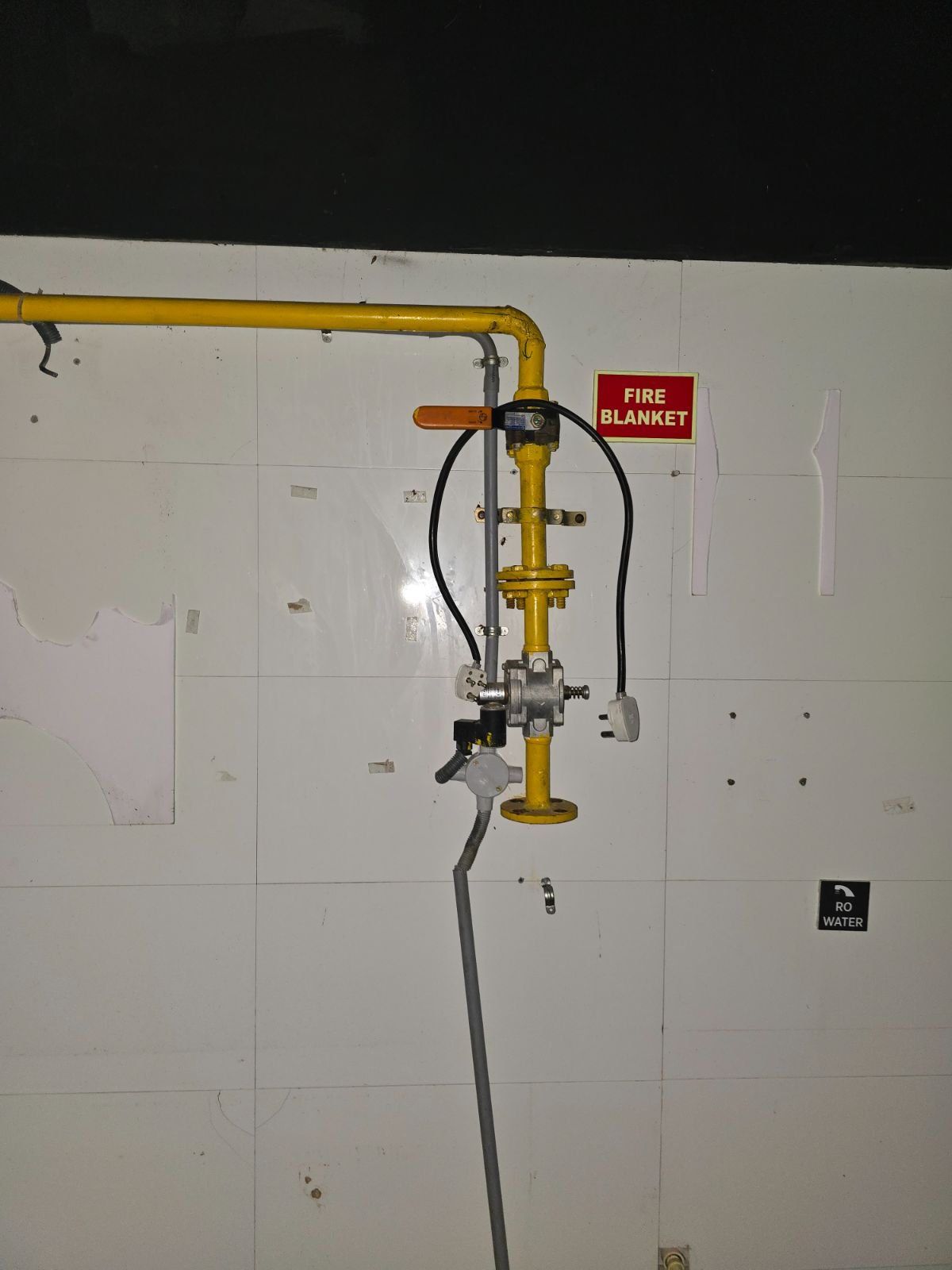 Retail Shop & Commercial Space for Rent in Malls