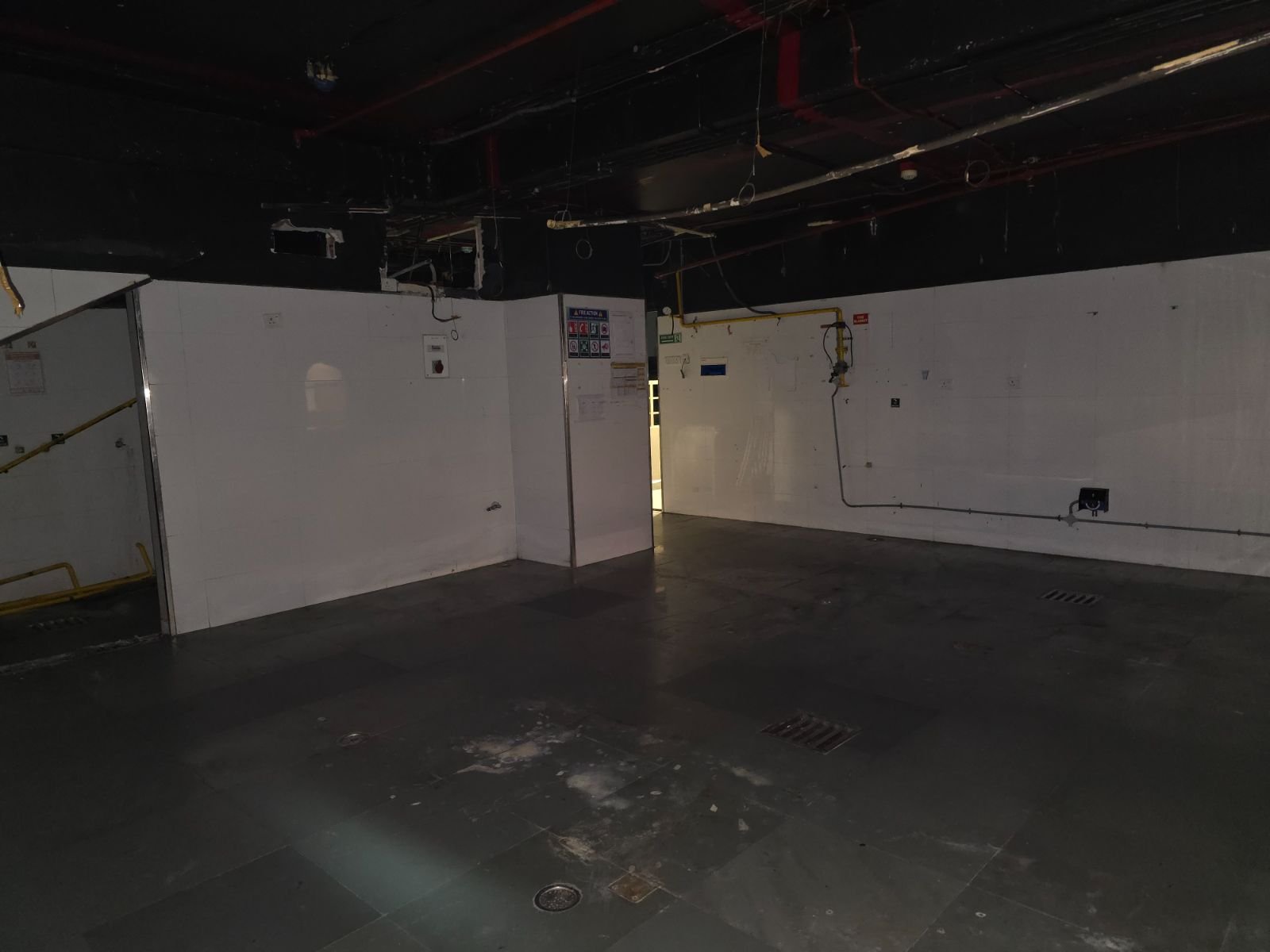 Retail Shop & Commercial Space for Rent in Malls