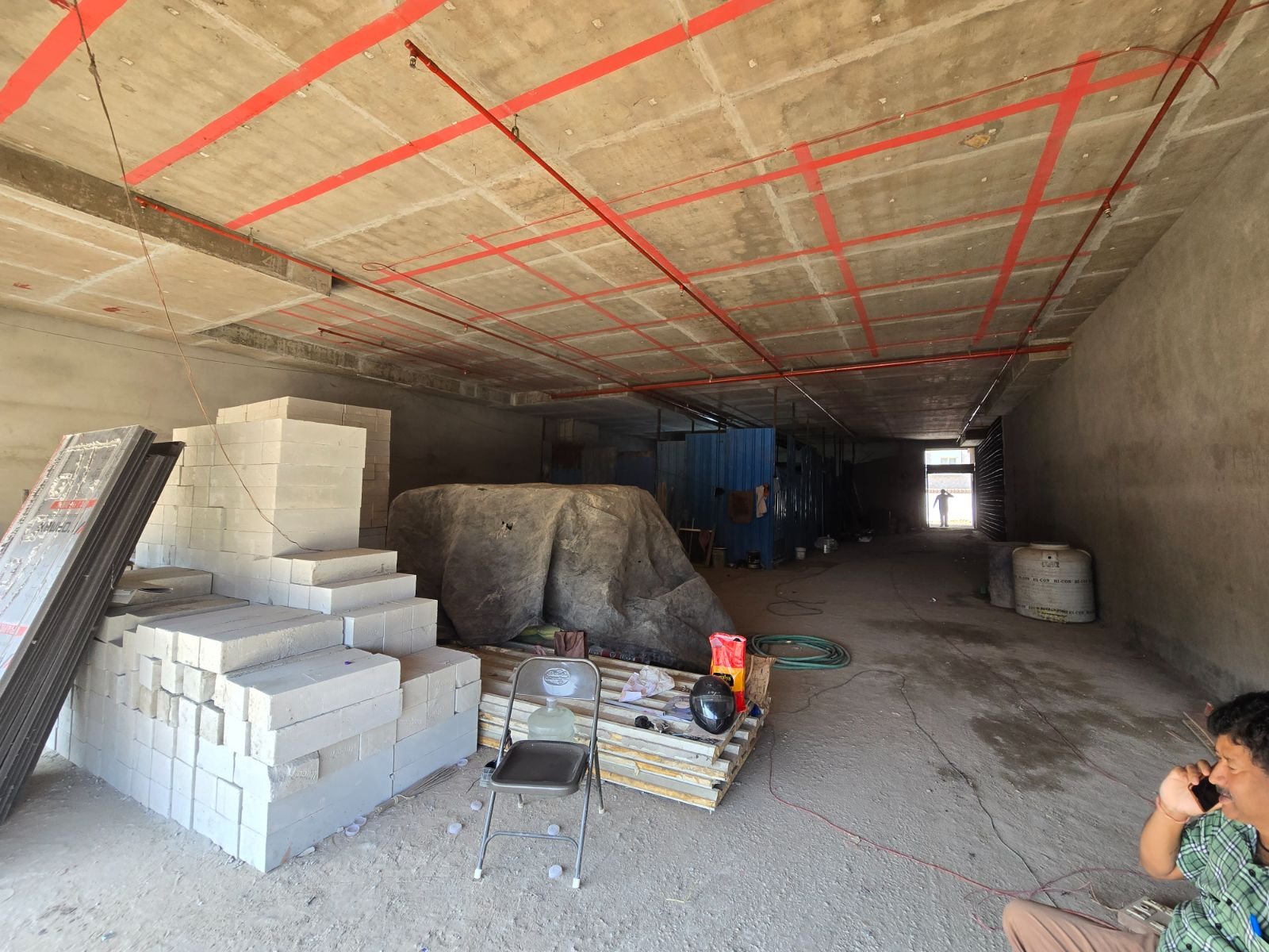 Commercial Ground Floor Showroom Space Available For Rent