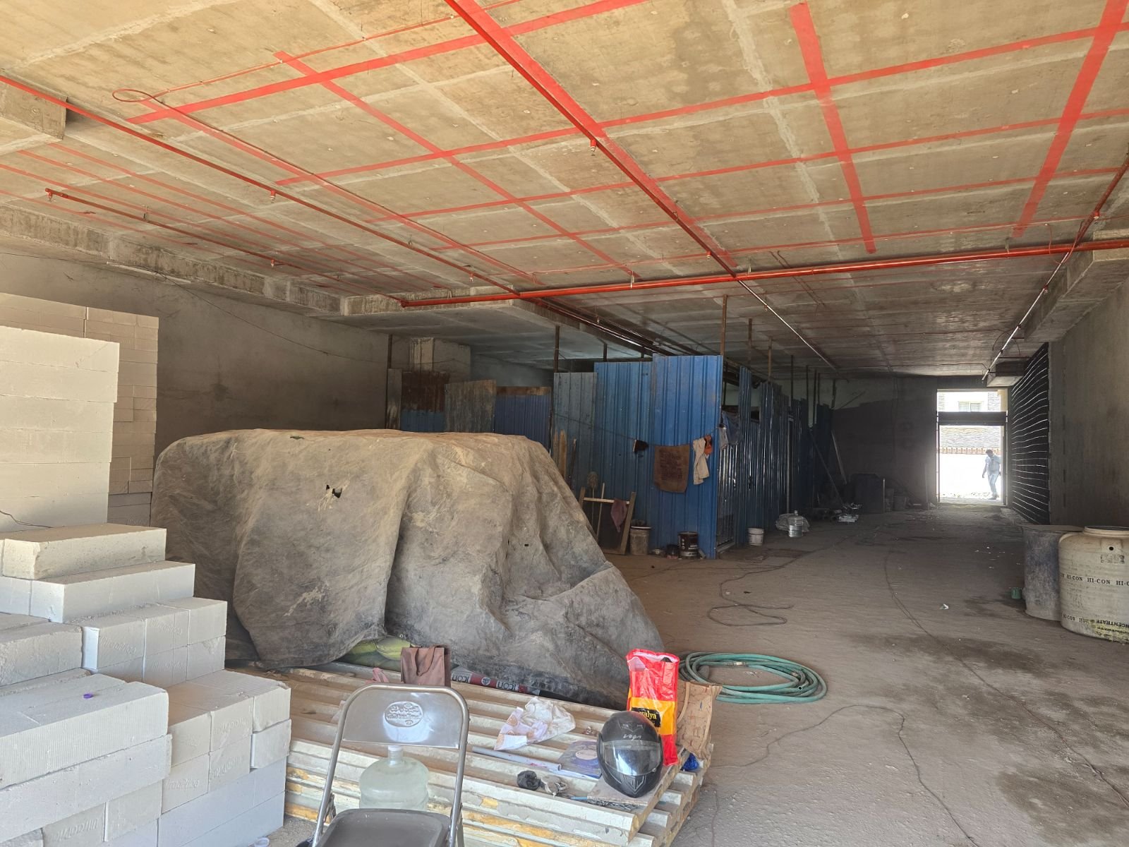 Commercial Ground Floor Showroom Space Available For Rent