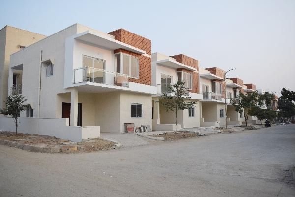 Villa For Sale in APR Praneeth Pranav Antilia, Bachupally