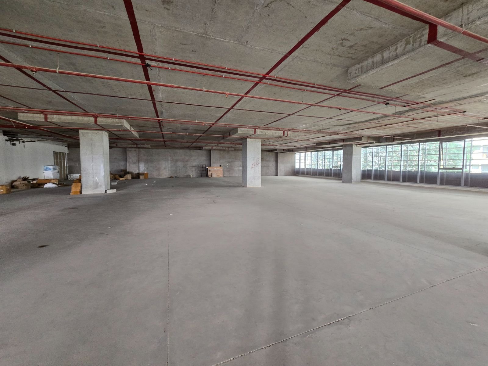 7000sq ft Commercial Space For Rent In A grade Building