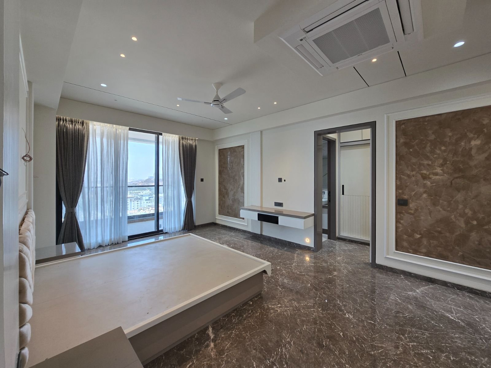 4Bhk Furniture Flat For Sale