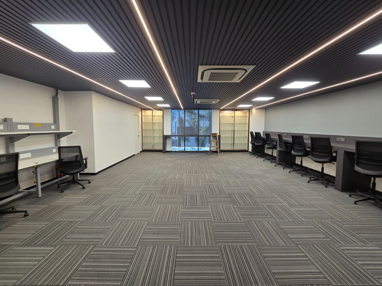 Plug N Play Office Space For Rent