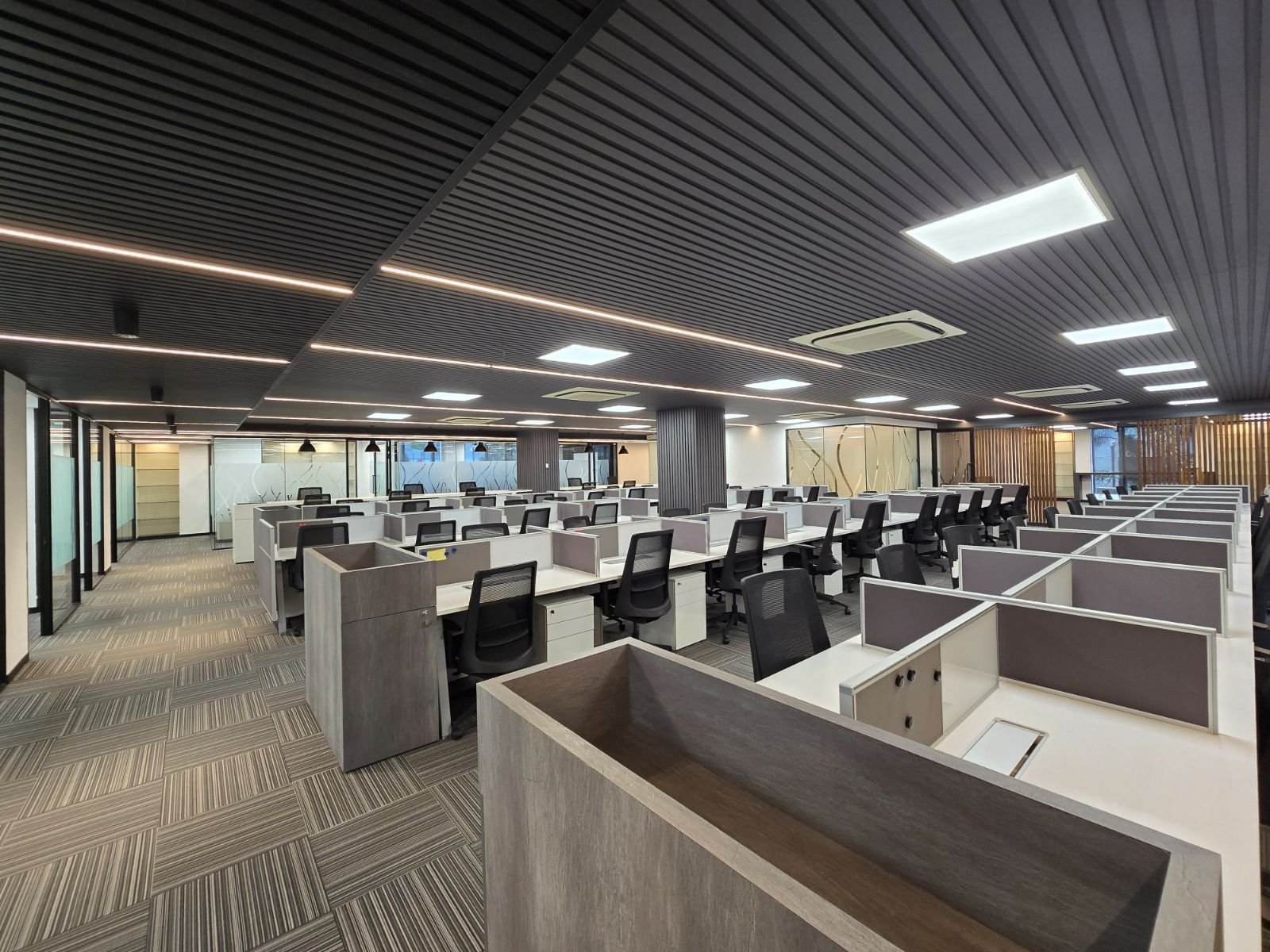 Plug N Play Office Space For Rent